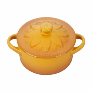 LE CREUSET Mini Flower Cocotte  Nectar