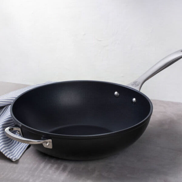 LE CREUSET Toughened Nonstick PRO Stir Fry Pan/Wok w/ Helper Handle 12" - Image 5