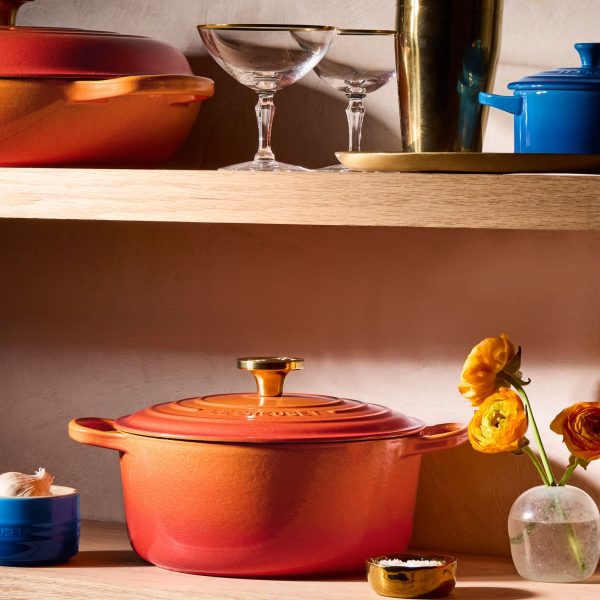 LE CREUSET Signature Round Dutch Oven 7.25qt Flamme Dorée w/ Crucible Knob - Image 9